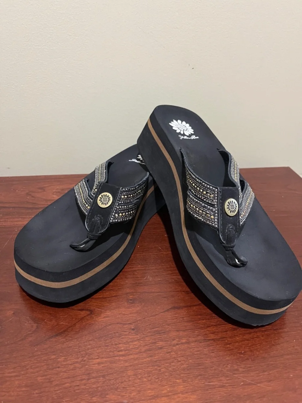 Yellow Box Black Platform Flip Flop with Double strap w/rhinestones Women's 9